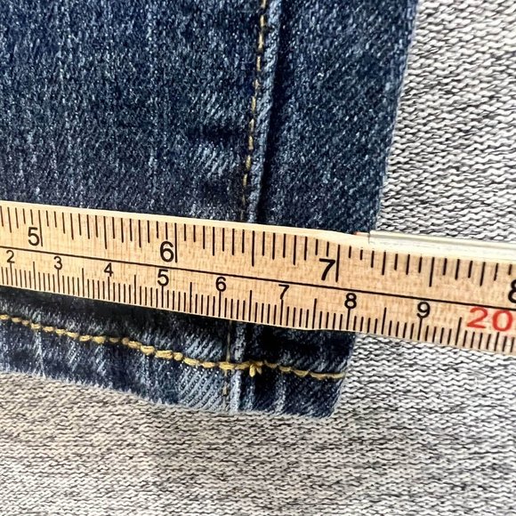 Calvin Klein Jeans Women 8 (30x20 Actual) Blue Medium Wash Cropped Relaxed - Picture 8 of 11
